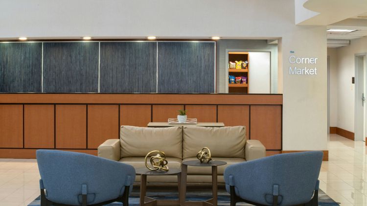 Fairfield Inn & Suites Atlanta Airport Lobby
