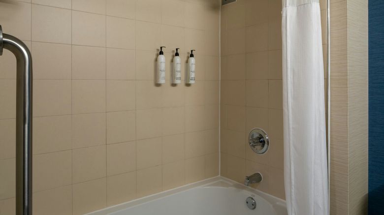 <b>Fairfield Inn & Suites Atlanta Airport Room</b>. Images powered by <a href="https://www.leonardoworldwide.com/" title="Leonardo Worldwide" target="_blank">Leonardo</a>.