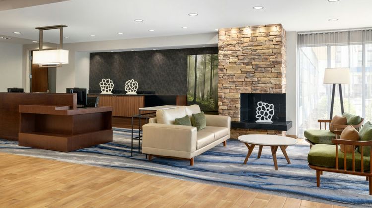 Fairfield Inn & Suites Bristol Lobby