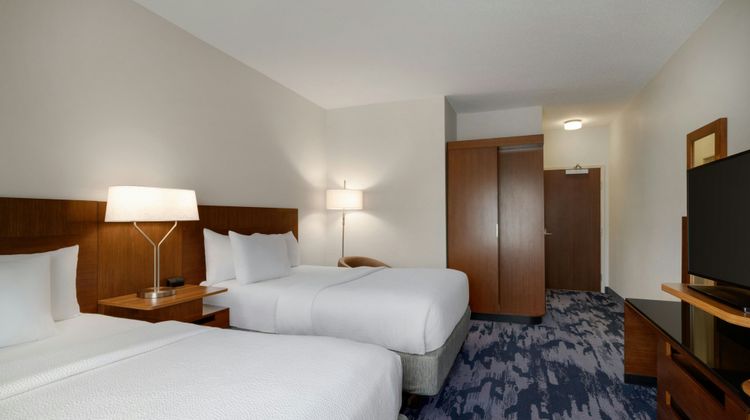 Fairfield Inn & Suites Bristol Room