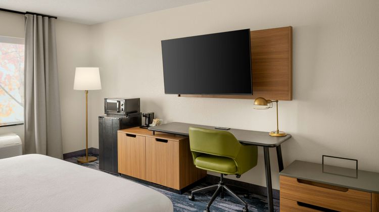 Fairfield Inn & Suites Bloomington Room