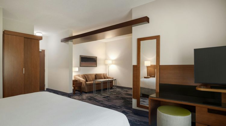 Fairfield Inn & Suites Bristol Suite