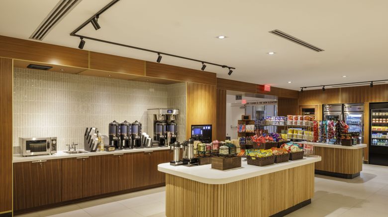 <b>Hilton Arlington Rosslyn The Key Restaurant</b>. Images powered by <a href="https://www.leonardoworldwide.com/" title="Leonardo Worldwide" target="_blank">Leonardo</a>.