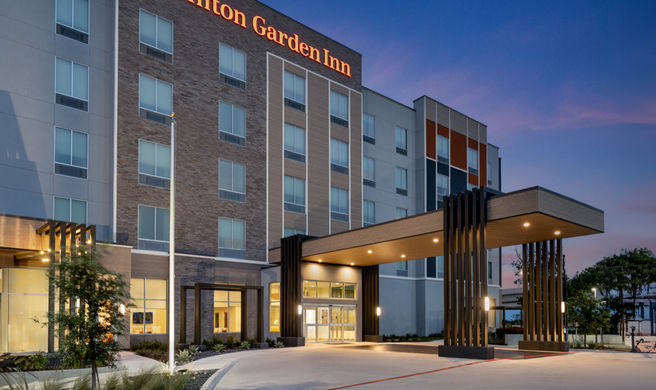 Hilton Garden Inn Austin Central Exterior