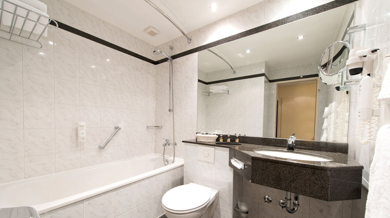 <b>Leonardo Hotel Hannover Airport Room</b>. Images powered by <a href="https://www.leonardoworldwide.com/" title="Leonardo Worldwide" target="_blank">Leonardo</a>.