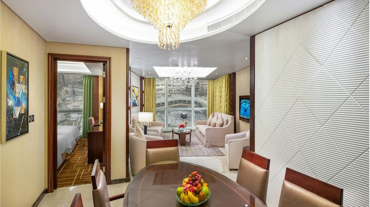 Al Marwa Rayhaan by Rotana Suite