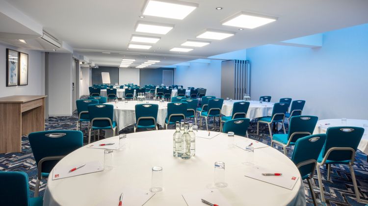 Leonardo London Heathrow Airport Meeting