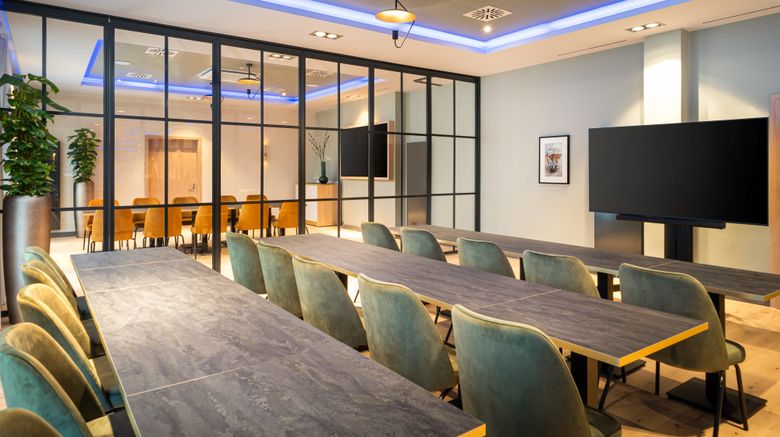 <b>Leonardo Hotel Hamburg Altona Meeting</b>. Images powered by <a href="https://www.leonardoworldwide.com/" title="Leonardo Worldwide" target="_blank">Leonardo</a>.