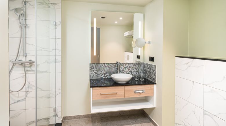 <b>Leonardo Hotel Hamburg Altona Room</b>. Images powered by <a href="https://www.leonardoworldwide.com/" title="Leonardo Worldwide" target="_blank">Leonardo</a>.