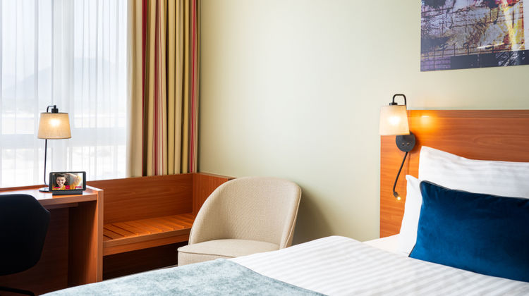 Leonardo Hotel Salzburg Airport Room