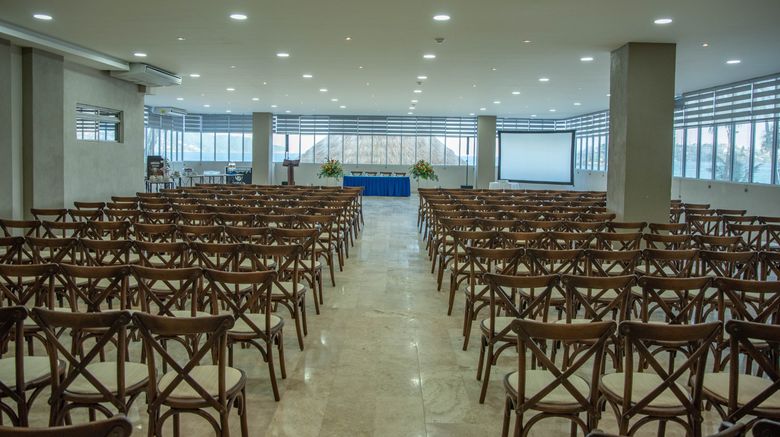 <b>Ritz Acapulco Ballroom</b>. Images powered by <a href="https://www.leonardoworldwide.com/" title="Leonardo Worldwide" target="_blank">Leonardo</a>.