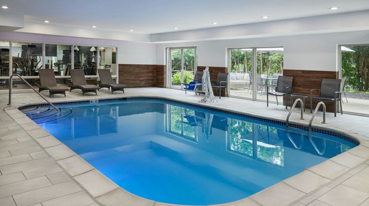 Fairfield Inn & Suites Detroit Pool