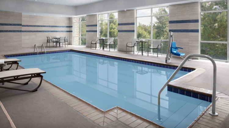 Holiday Inn Express/Suites Birmingham N Pool