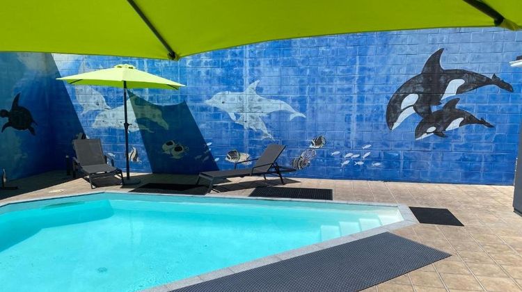 Ambassador Motor Inn Pool