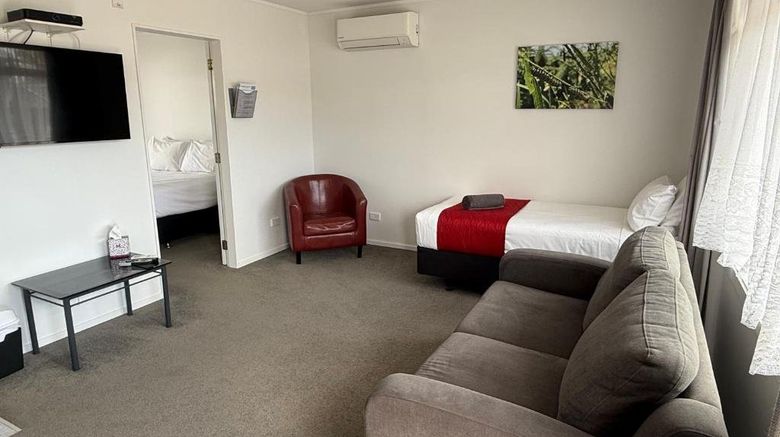 <b>Ambassador Motor Inn Room</b>. Images powered by <a href="https://www.leonardoworldwide.com/" title="Leonardo Worldwide" target="_blank">Leonardo</a>.