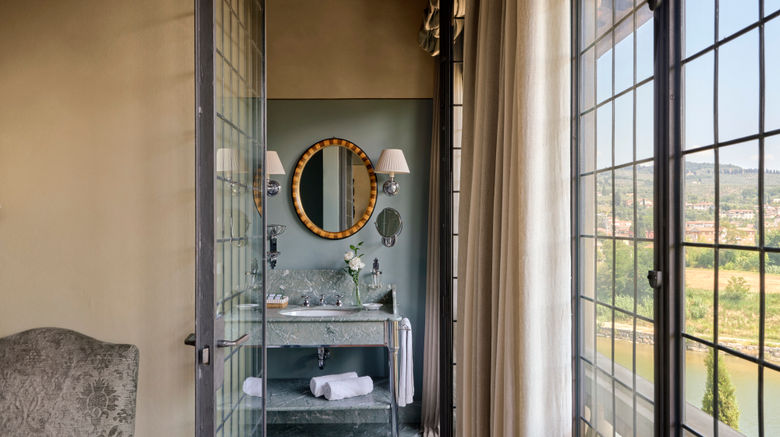 <b>Villa La Massa Room</b>. Images powered by <a href="https://www.leonardoworldwide.com/" title="Leonardo Worldwide" target="_blank">Leonardo</a>.