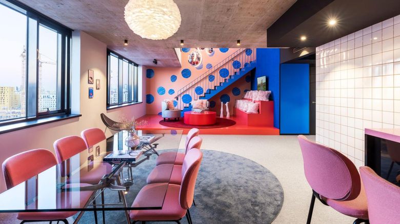 <b>The Social Hub Vienna Suite</b>. Images powered by <a href="https://www.leonardoworldwide.com/" title="Leonardo Worldwide" target="_blank">Leonardo</a>.