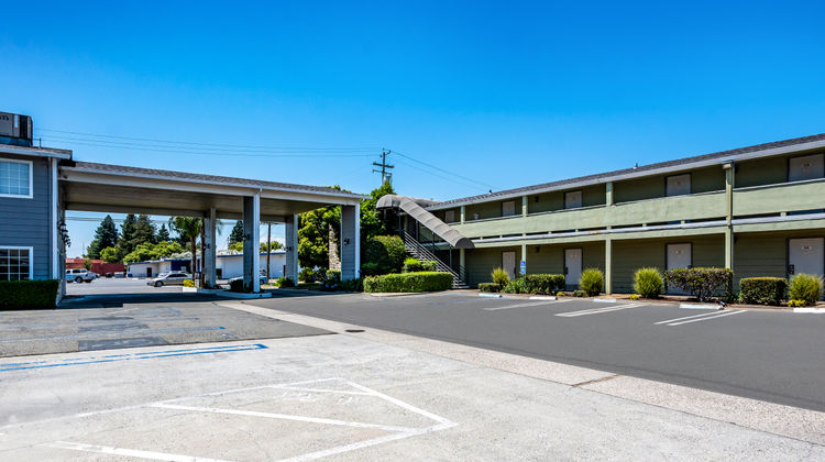 Red Roof Inn Yuba City Exterior