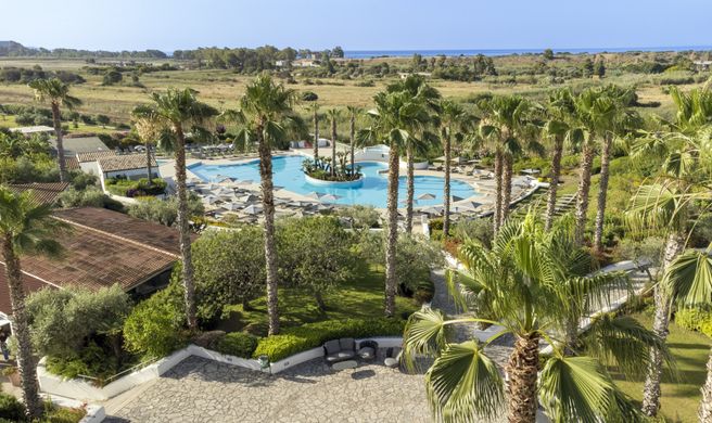 Mangias Costanza Resort Exterior