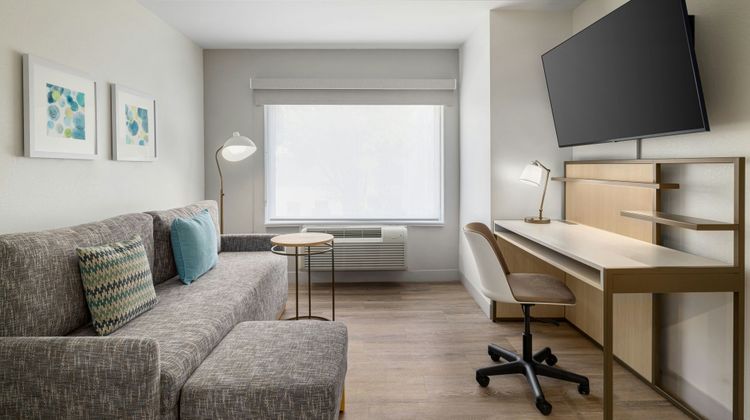 TownePlace Suites Charlotte LoSo Airport Room