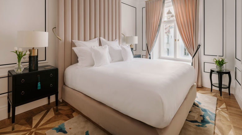 <b>The Burman Hotel Suite</b>. Images powered by <a href="https://www.leonardoworldwide.com/" title="Leonardo Worldwide" target="_blank">Leonardo</a>.