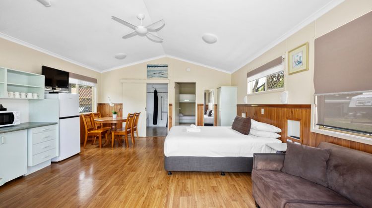 Tuncurry Motor Lodge Room