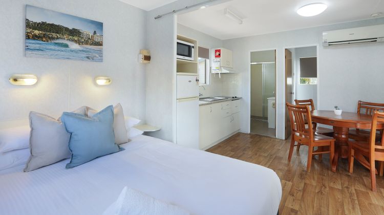 Tuncurry Motor Lodge Room
