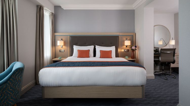 Leonardo Royal Hotel Brighton Waterfront Suite