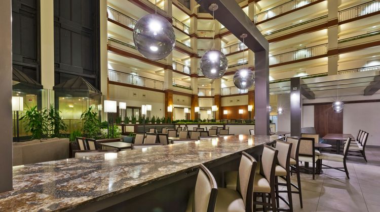 Hotel Auburn Hills Restaurant