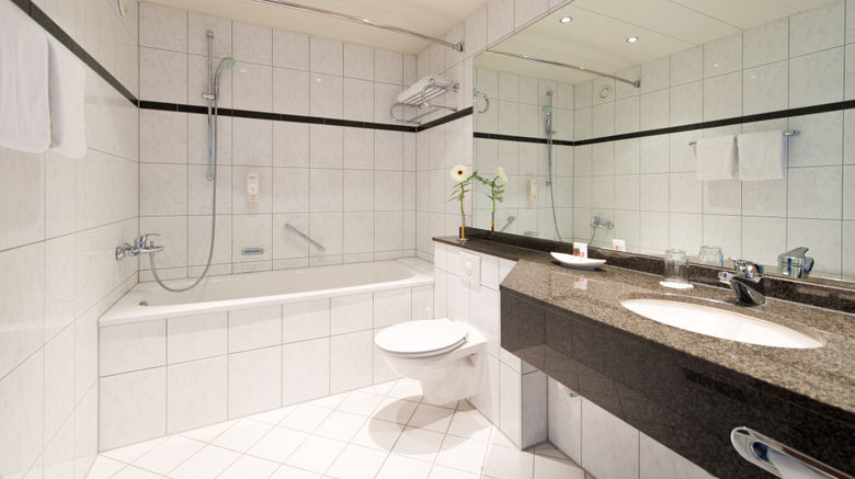 <b>Leonardo Hotel Koln Bonn Airport Room</b>. Images powered by <a href="https://www.leonardoworldwide.com/" title="Leonardo Worldwide" target="_blank">Leonardo</a>.