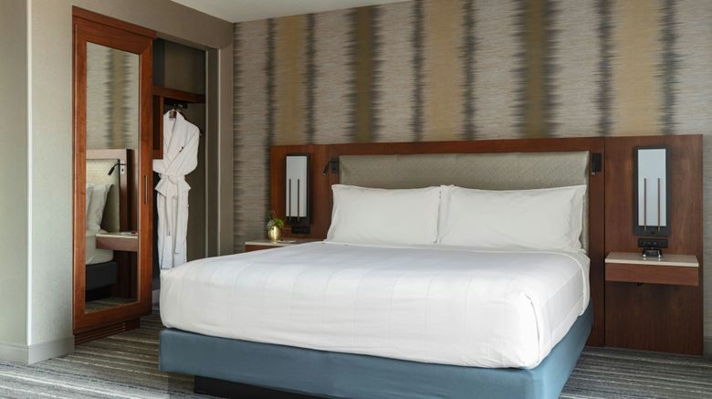 <b>Kansas City Marriott Downtown Suite</b>. Images powered by <a href="https://www.leonardoworldwide.com/" title="Leonardo Worldwide" target="_blank">Leonardo</a>.