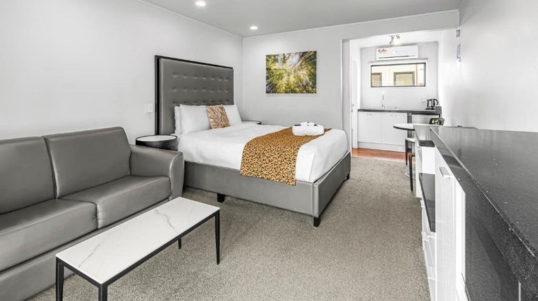 <b>Auckland Airport Motel Room</b>. Images powered by <a href="https://www.leonardoworldwide.com/" title="Leonardo Worldwide" target="_blank">Leonardo</a>.