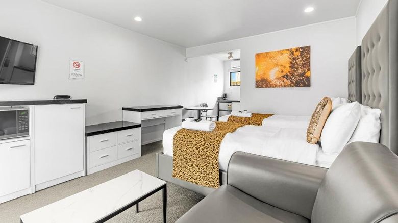 <b>Auckland Airport Motel Room</b>. Images powered by <a href="https://www.leonardoworldwide.com/" title="Leonardo Worldwide" target="_blank">Leonardo</a>.
