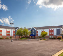 Candlewood Suites St. Robert Exterior