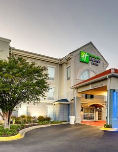 Holiday Inn Express Hotel & Suites