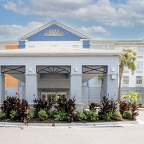 Holiday Inn Express Hotel & Suites