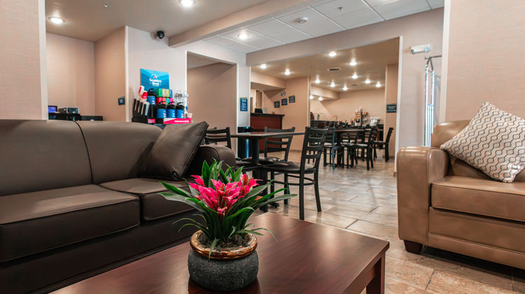 Cobblestone Inn & Suites, Big Lake Lobby