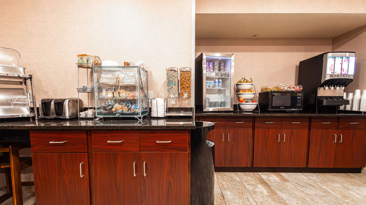 Cobblestone Inn & Suites, Big Lake Restaurant