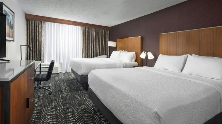 Four Points by Sheraton Kansas City Arpt Room