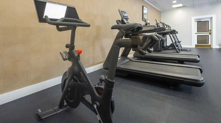 Four Points by Sheraton Kansas City Arpt Recreation