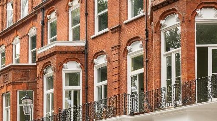 Ellen Kensington Exterior