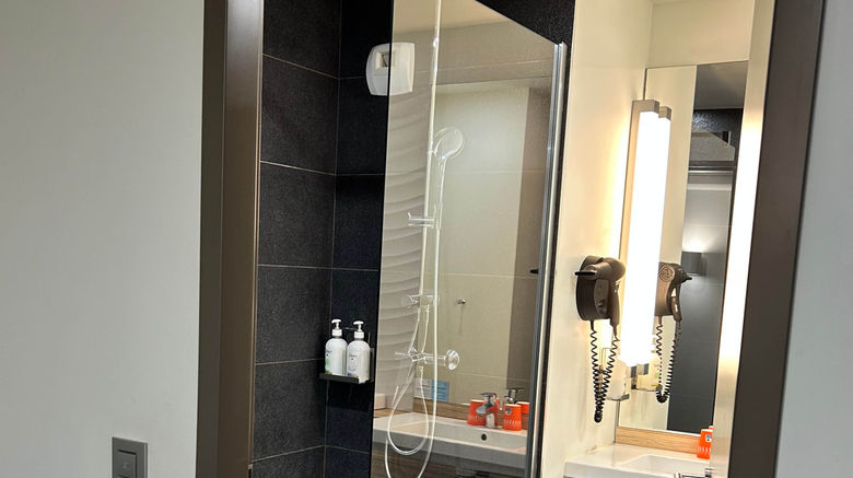 <b>B&B Hotel Le Havre-Centre Room</b>. Images powered by <a href="https://www.leonardoworldwide.com/" title="Leonardo Worldwide" target="_blank">Leonardo</a>.