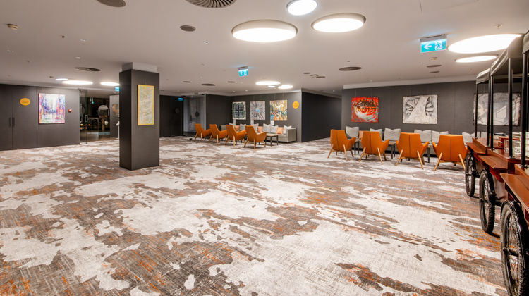 Crowne Plaza Podgorica Lobby