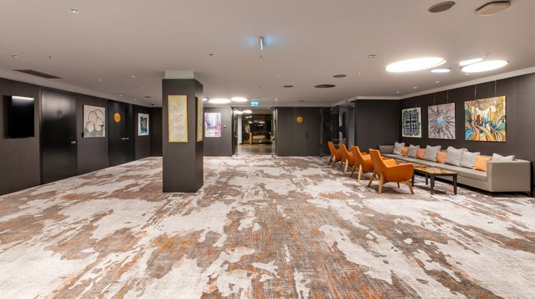 Crowne Plaza Podgorica Lobby
