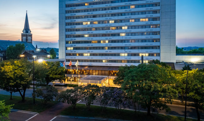 Crowne Plaza Knoxville Exterior