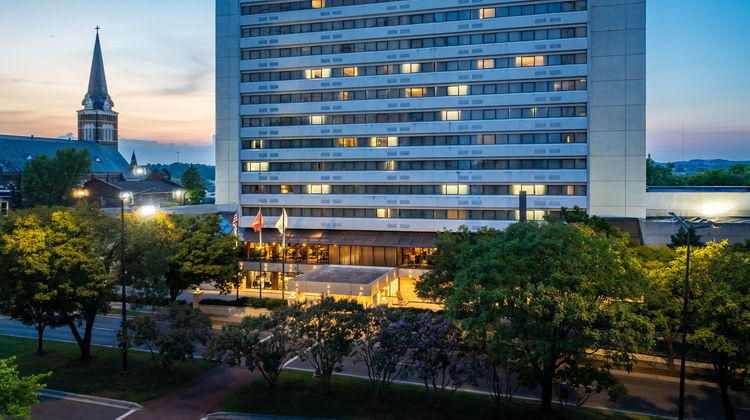 Crowne Plaza Knoxville Exterior