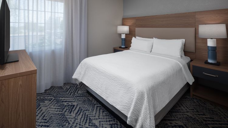 Candlewood Suites St. Robert Suite