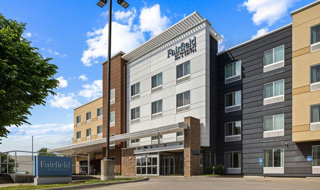 Fairfield Inn/Suites MetroCenter Exterior