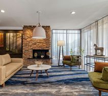 Fairfield Inn/Suites MetroCenter Lobby
