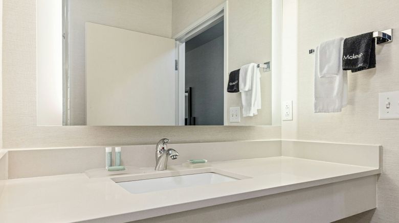 <b>Fairfield Inn/Suites MetroCenter Room</b>. Images powered by <a href="https://www.leonardoworldwide.com/" title="Leonardo Worldwide" target="_blank">Leonardo</a>.